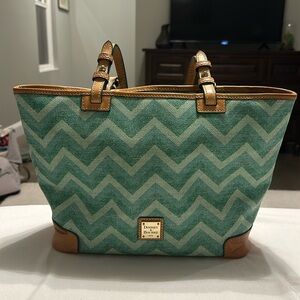 Fun colored dooney and bourke bag!